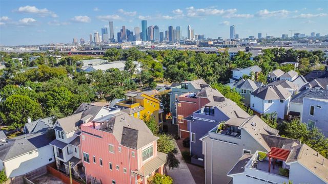 550 Oxford Street, Houston, TX 77007