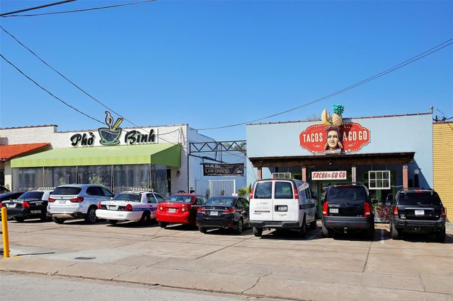 550 Oxford Street, Houston, TX 77007