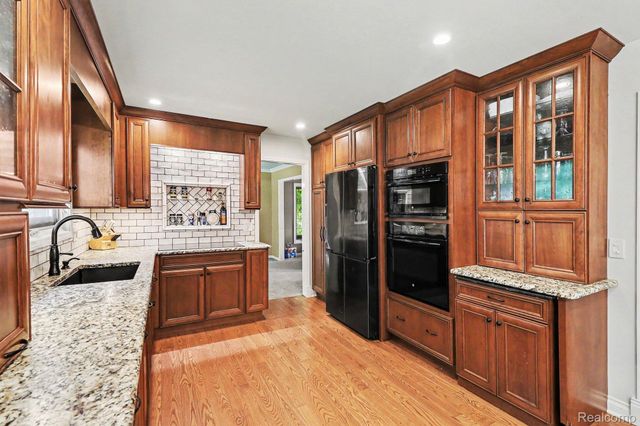20145 Woodbend Drive, Northville Township, MI 48167