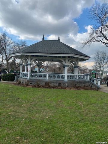 15 Gaynor Avenue 3E, Manhasset, NY 11030