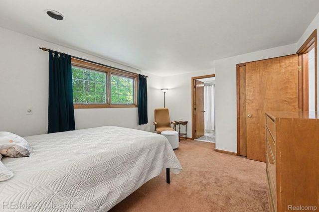 23493 Cora Avenue, Farmington Hills, MI 48336