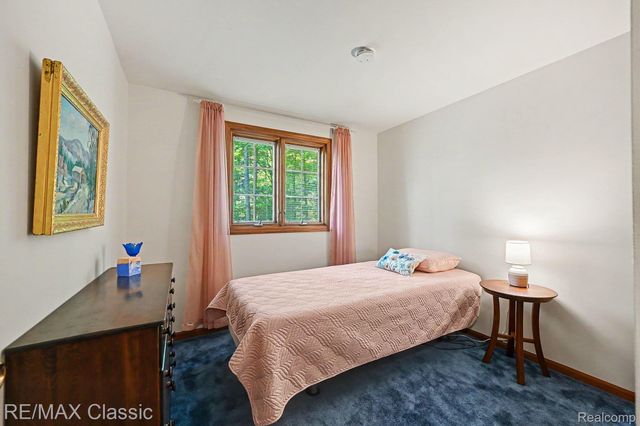 23493 Cora Avenue, Farmington Hills, MI 48336
