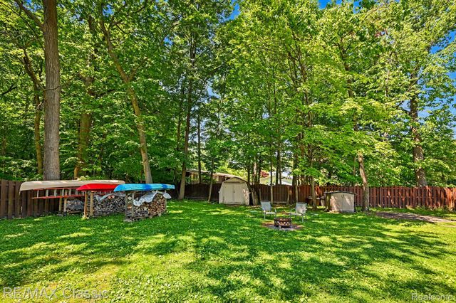 23493 Cora Avenue, Farmington Hills, MI 48336