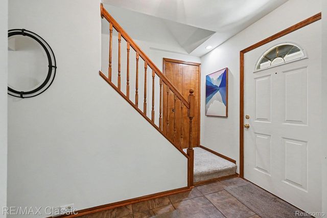 23493 Cora Avenue, Farmington Hills, MI 48336