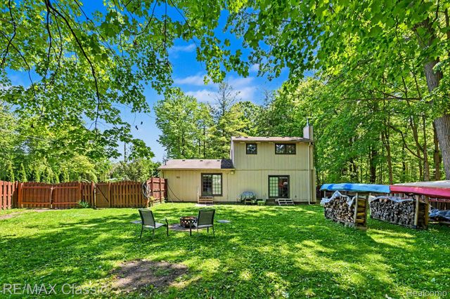 23493 Cora Avenue, Farmington Hills, MI 48336