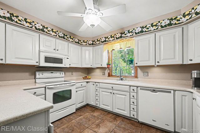 23493 Cora Avenue, Farmington Hills, MI 48336