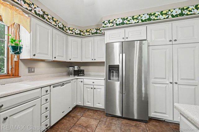23493 Cora Avenue, Farmington Hills, MI 48336