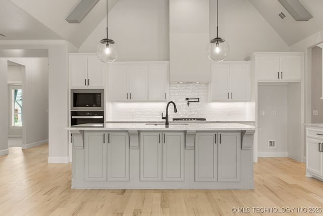 2513 W Twin Oaks Street, Broken Arrow, OK 74012