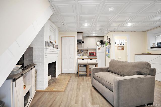 14 Halsey Avenue, East Quogue, NY 11942