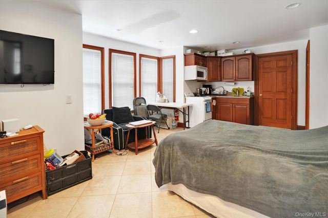 14 Halsey Avenue, East Quogue, NY 11942