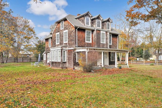 14 Halsey Avenue, East Quogue, NY 11942