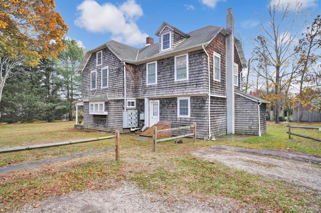 14 Halsey Avenue, East Quogue, NY 11942