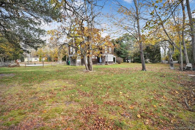 14 Halsey Avenue, East Quogue, NY 11942