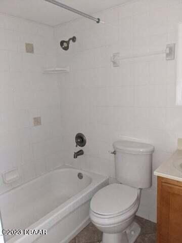 102 S Peninsula Dr Apt 105, Daytona Beach, FL 32118