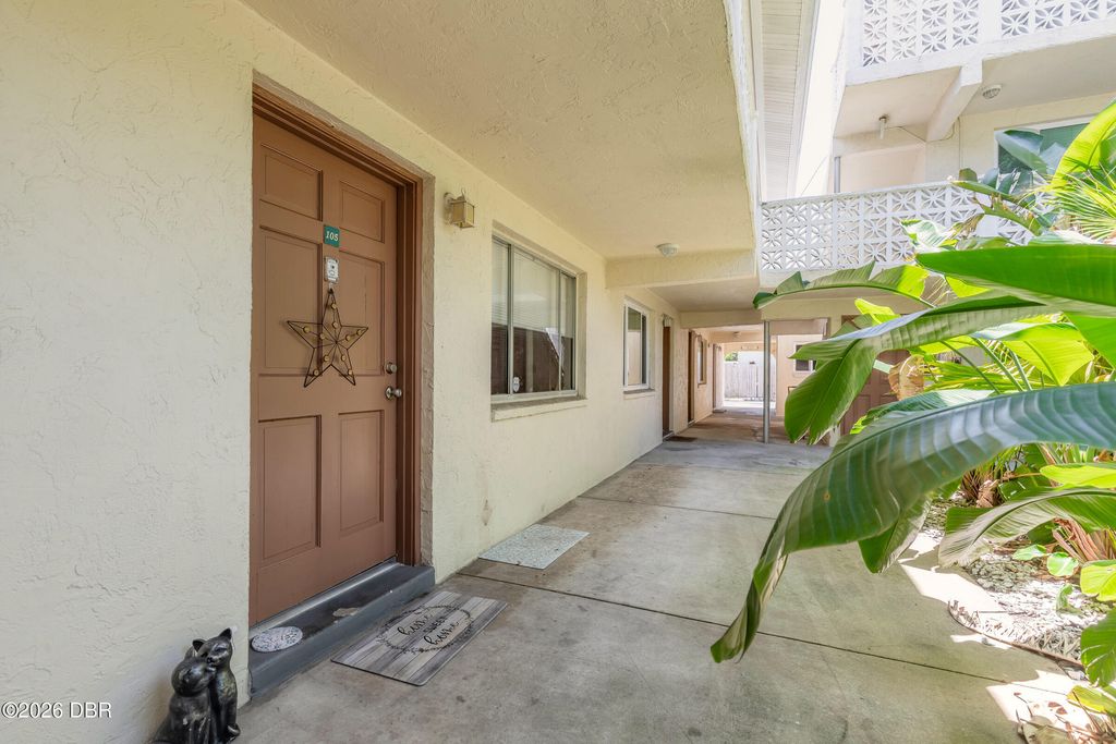 102 S Peninsula Dr Apt 105, Daytona Beach, FL 32118