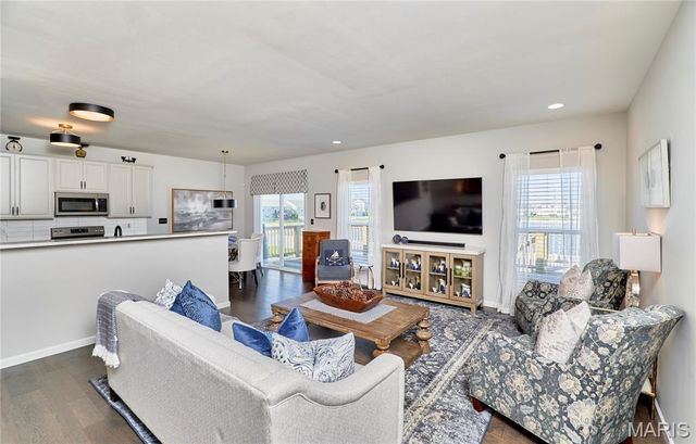 205 Charlestowne Place Drive, St Charles, MO 63301