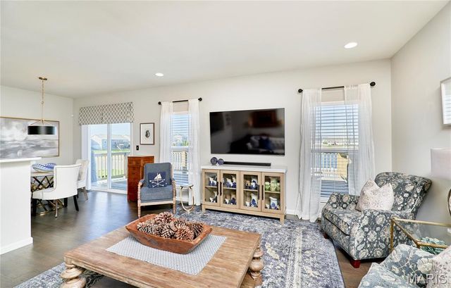 205 Charlestowne Place Drive, St Charles, MO 63301