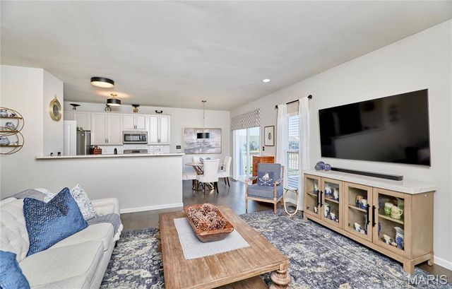 205 Charlestowne Place Drive, St Charles, MO 63301