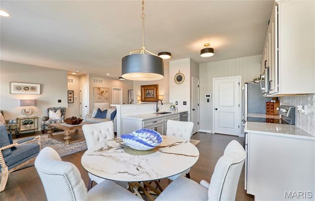 205 Charlestowne Place Drive, St Charles, MO 63301