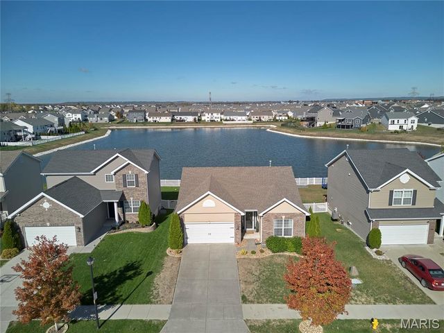 205 Charlestowne Place Drive, St Charles, MO 63301