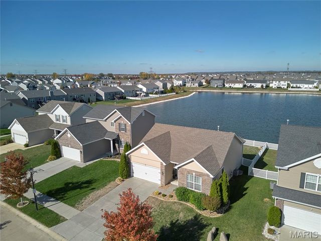 205 Charlestowne Place Drive, St Charles, MO 63301