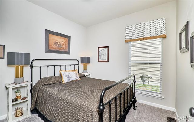 205 Charlestowne Place Drive, St Charles, MO 63301