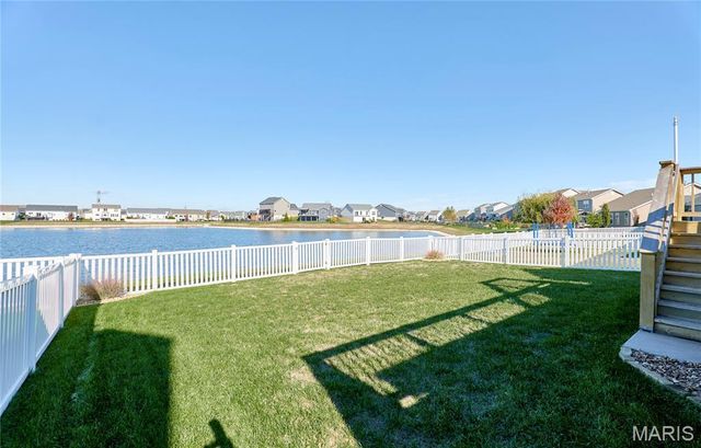 205 Charlestowne Place Drive, St Charles, MO 63301