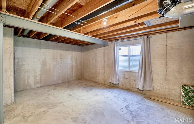 205 Charlestowne Place Drive, St Charles, MO 63301