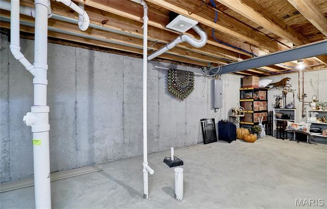 205 Charlestowne Place Drive, St Charles, MO 63301