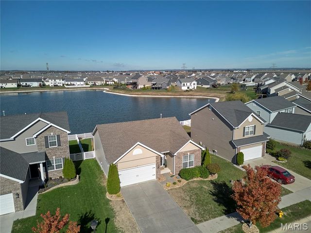 205 Charlestowne Place Drive, St Charles, MO 63301