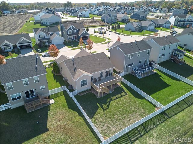 205 Charlestowne Place Drive, St Charles, MO 63301