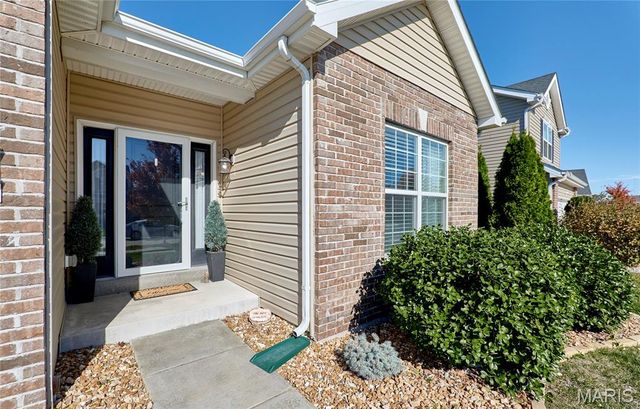 205 Charlestowne Place Drive, St Charles, MO 63301