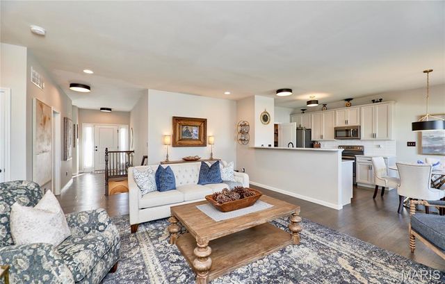 205 Charlestowne Place Drive, St Charles, MO 63301