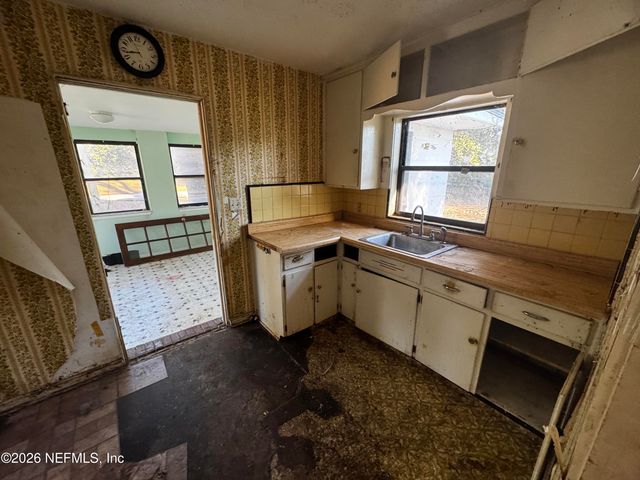 1607 RIVER BLUFF Road N, Jacksonville, FL 32211