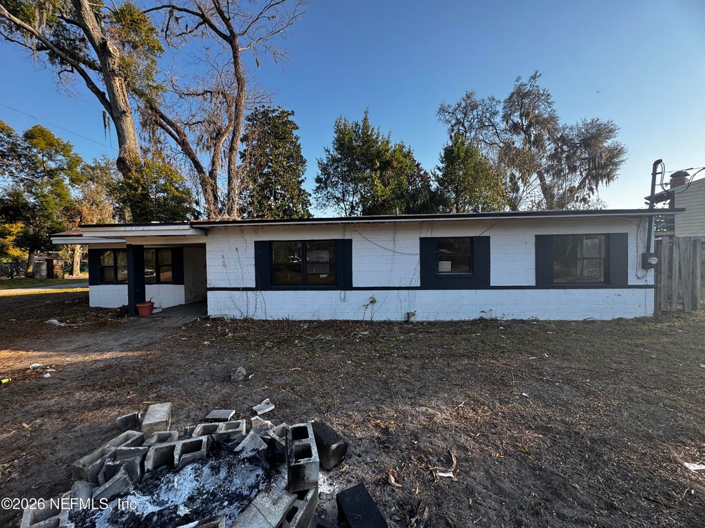 1607 RIVER BLUFF Road N, Jacksonville, FL 32211