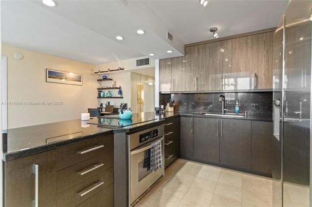 3800 S Ocean Dr 505, Hollywood, FL 33019