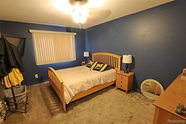 31657 Sibley Road, New Boston, MI 48164