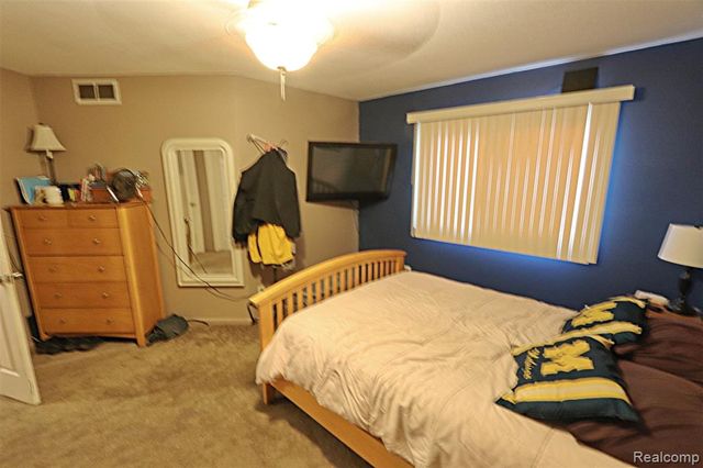 31657 Sibley Road, New Boston, MI 48164