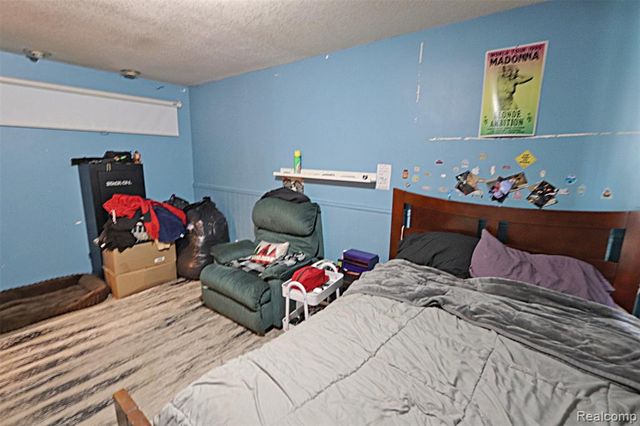 31657 Sibley Road, New Boston, MI 48164