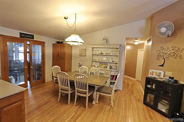 31657 Sibley Road, New Boston, MI 48164