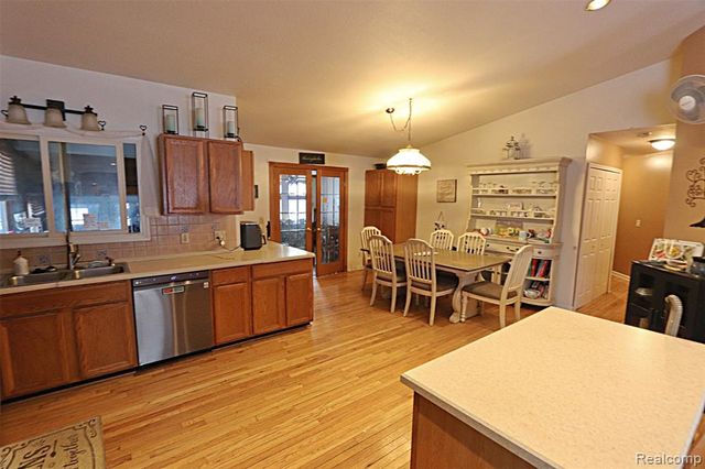 31657 Sibley Road, New Boston, MI 48164