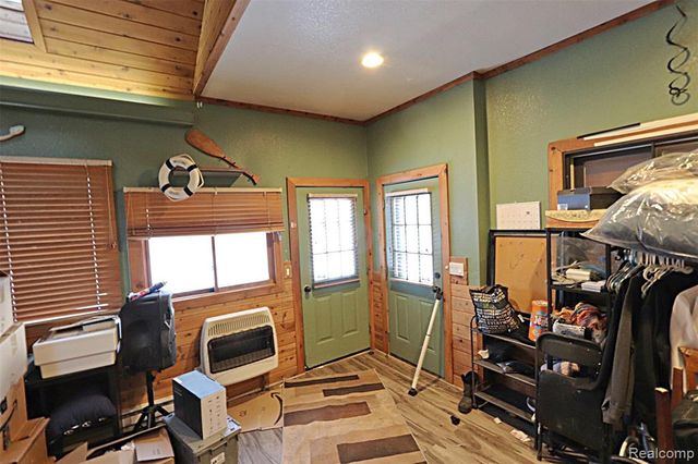 31657 Sibley Road, New Boston, MI 48164