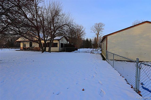 31657 Sibley Road, New Boston, MI 48164