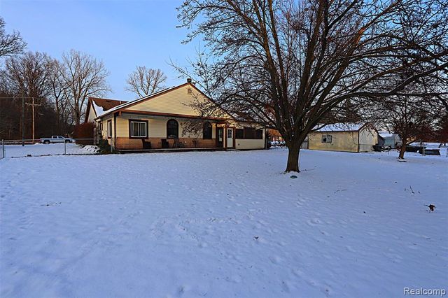 31657 Sibley Road, New Boston, MI 48164