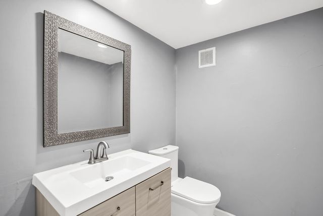 13340 Kit Lane B09, Dallas, TX 75240