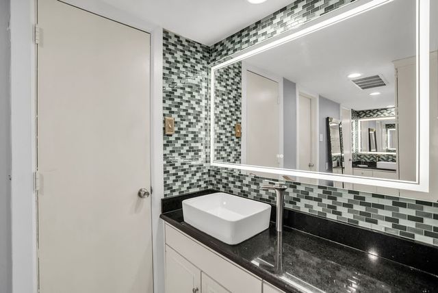 13340 Kit Lane B09, Dallas, TX 75240
