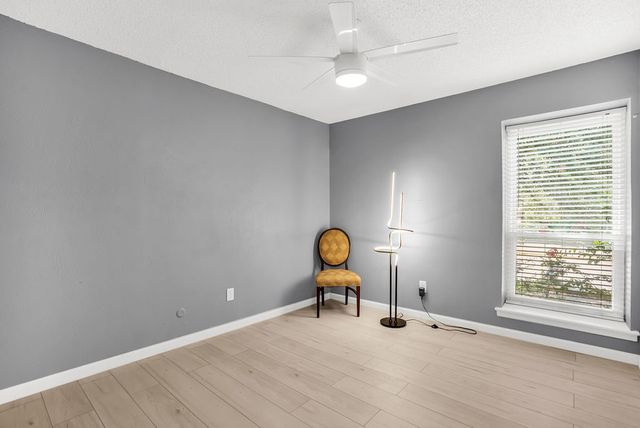13340 Kit Lane B09, Dallas, TX 75240