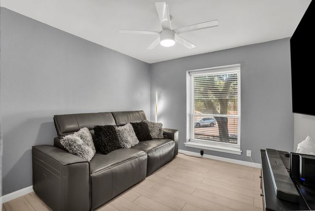 13340 Kit Lane B09, Dallas, TX 75240