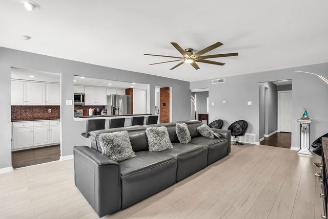 13340 Kit Lane B09, Dallas, TX 75240