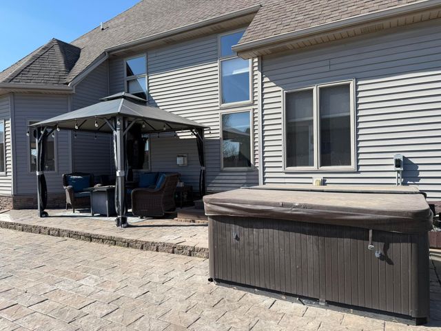 9112 W 96th Place, St. John, IN 46373